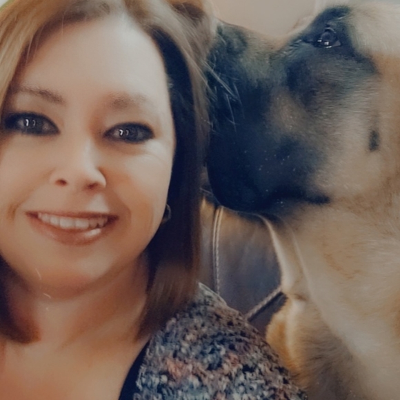 Meet your Posher, Jennifer - Picture 2 of 2